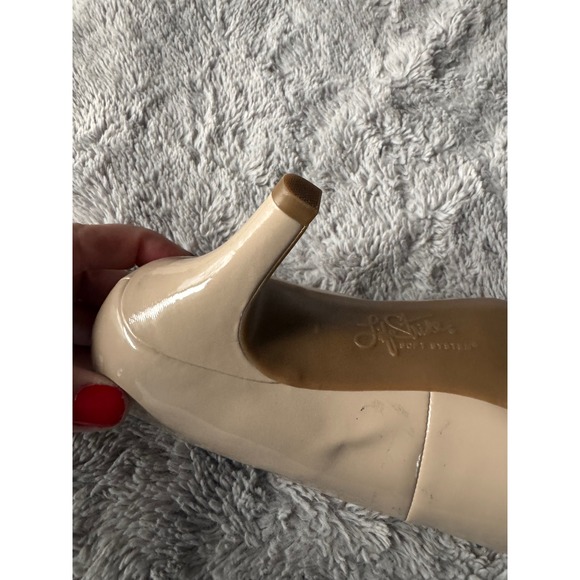 LifeStride Soft System Nude Beige Patent Round Toe Kitten Heel Pumps Womens - Picture 10 of 11